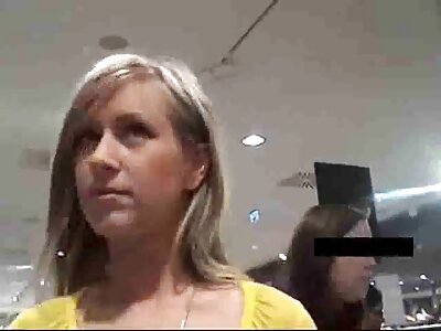 Romi Rain hemmagjord svensk porr blir knullad av sin kinky massör
